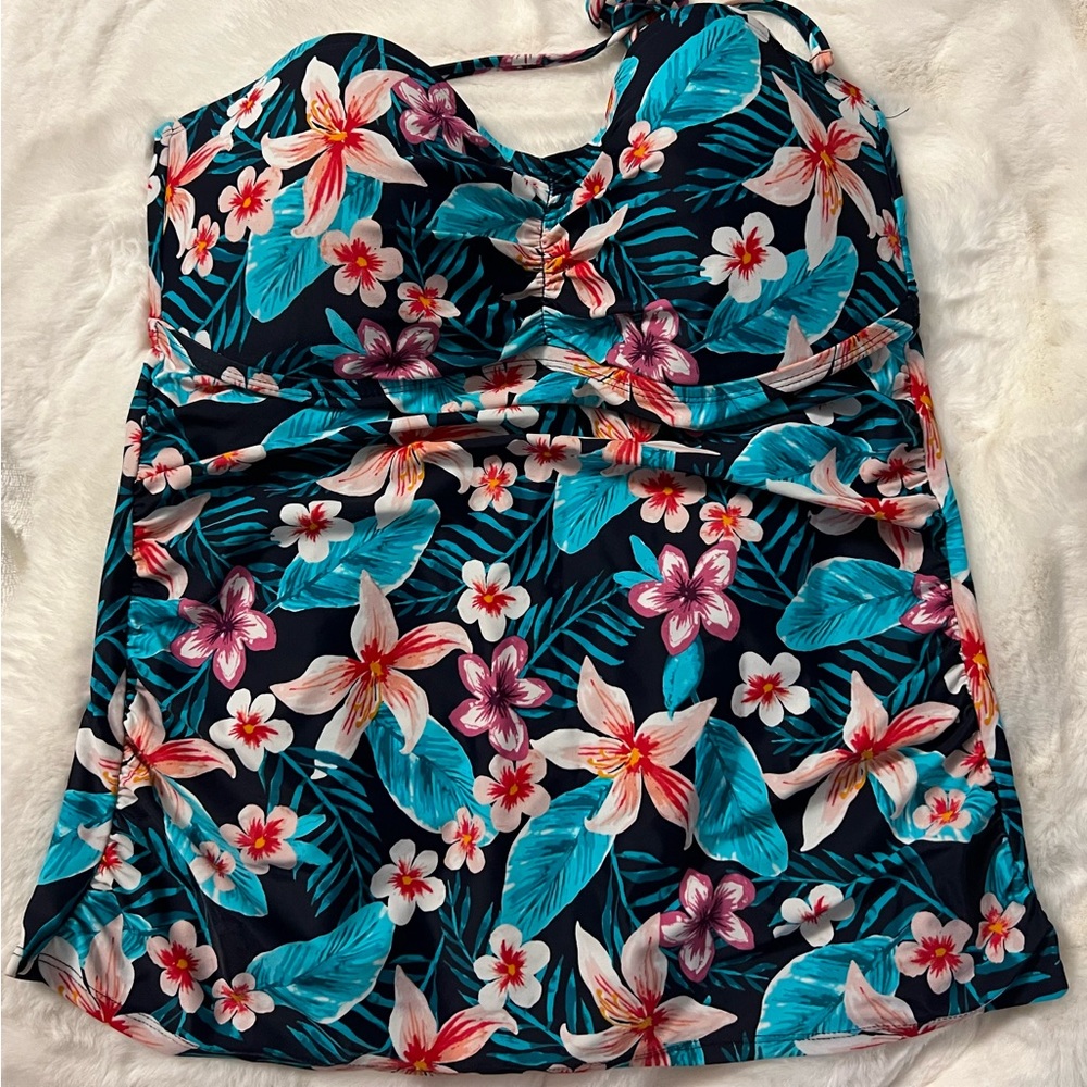 HALTER SWIM TANK, BRAND UNKNOWN